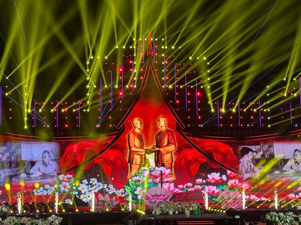 Special concert in Vientiane promotes Vietnam-Laos friendship